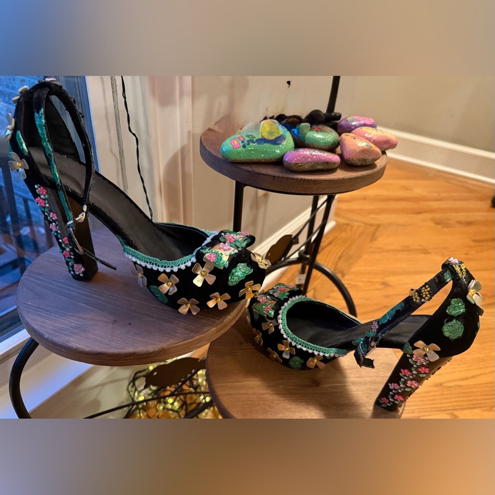 Custom OOAK Statement Heel Black Floral Embellished size 41/9.5 - Picture 17 of 17